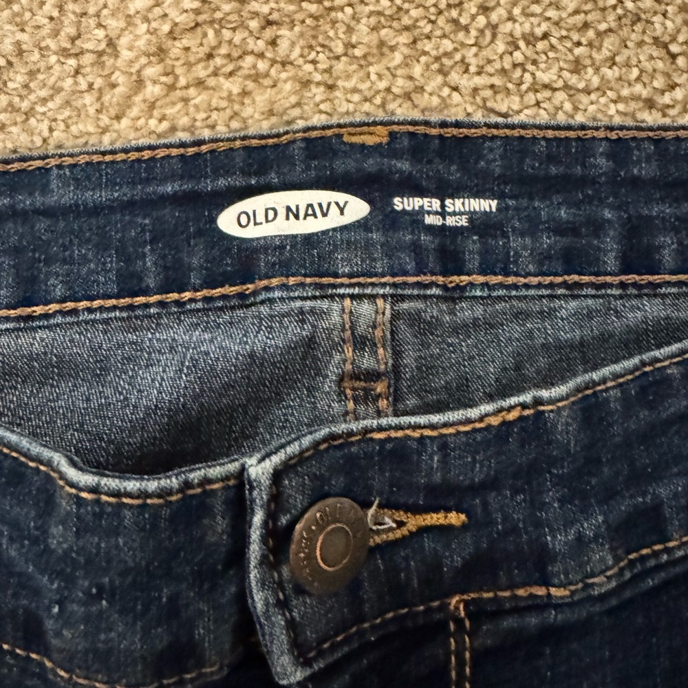 Old Navy Women’s Mid Rise Super Skinny Denim Jeans Size 16 - Picture 2 of 4
